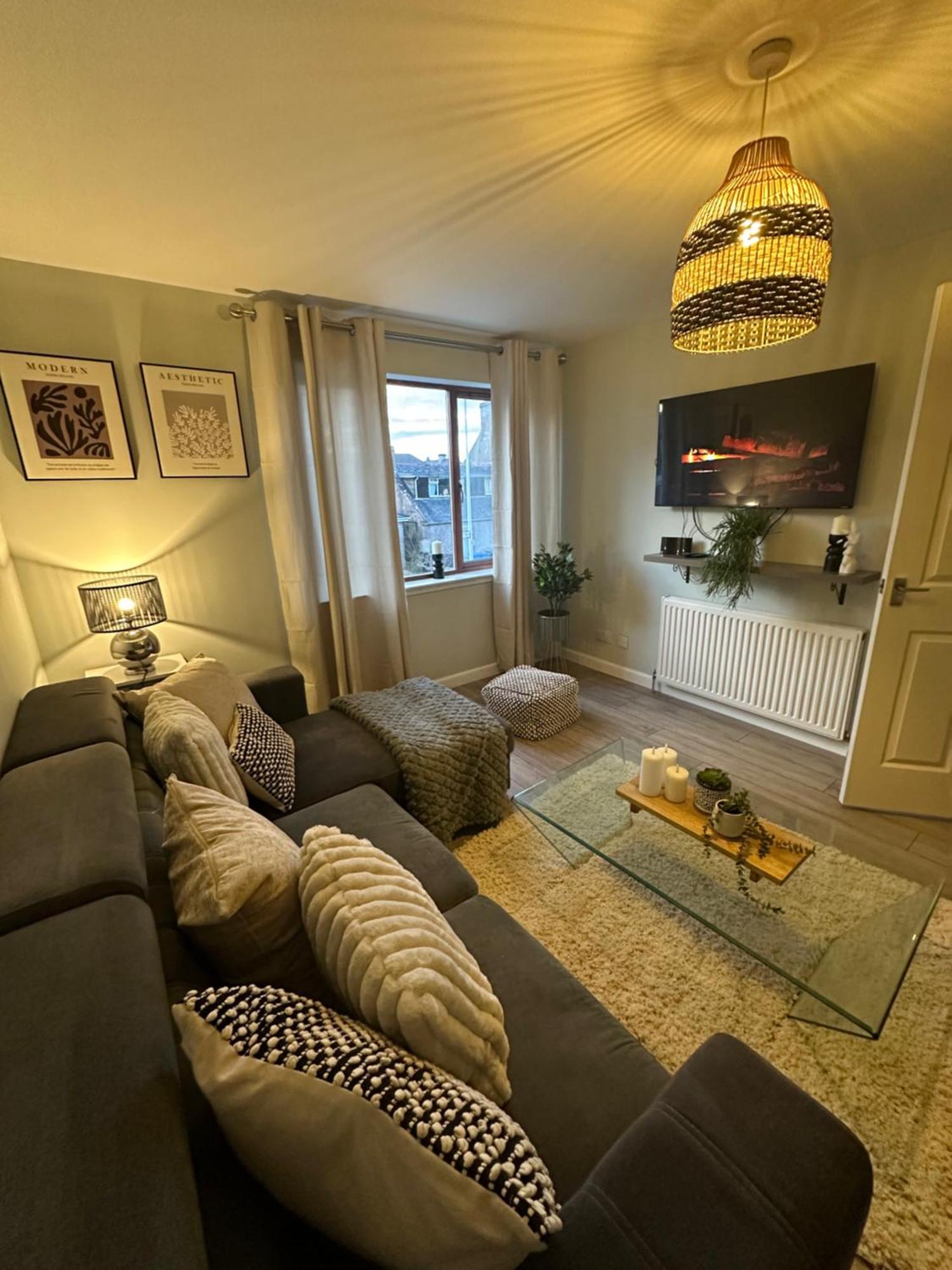 Lovely Modern 2 Bedrom Unit Close To City Center Dalneigh Eksteriør billede